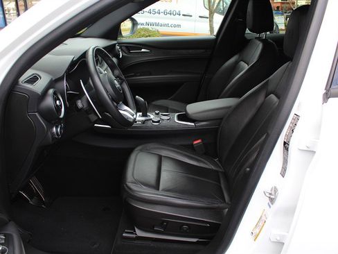 Used 2022 Alfa Romeo Stelvio Sprint image 24