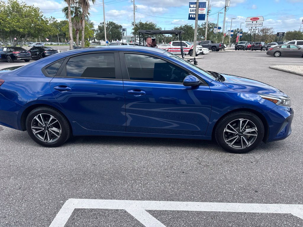 Used 2022 Kia Forte LXS FWD image 4