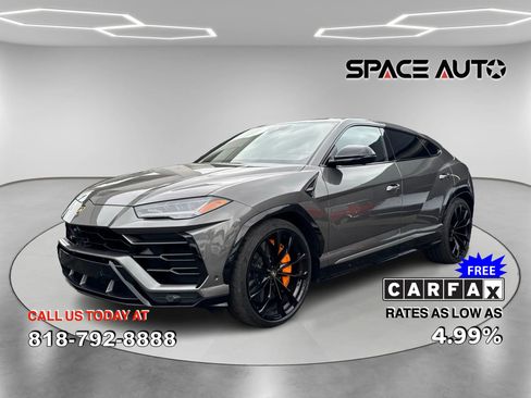 Used 2021 Lamborghini Urus image 1