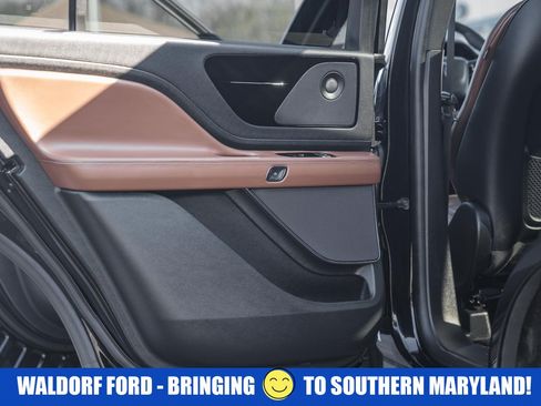 Used 2022 Lincoln Aviator Reserve w/ Equipment Group 201A image 39