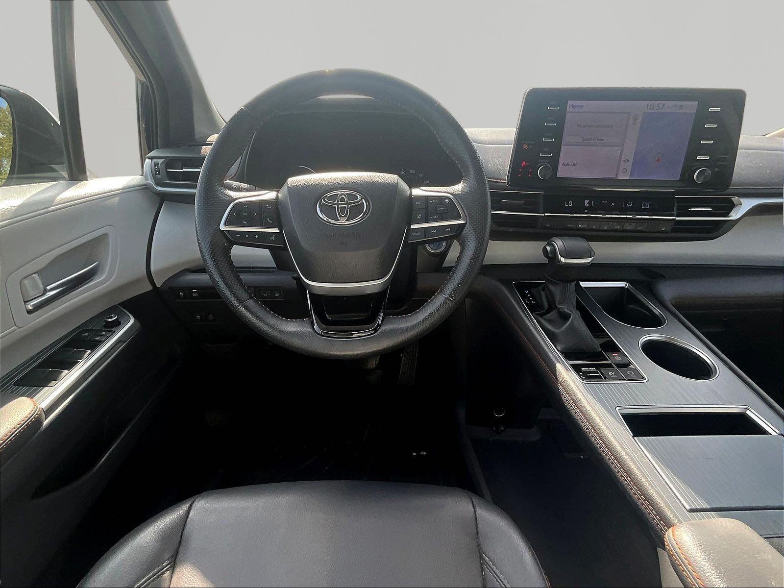 Used 2023 Toyota Sienna XSE FWD image 16