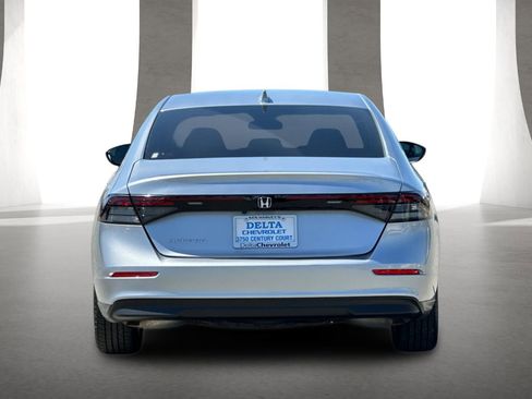 Used 2025 Honda Accord LX image 5