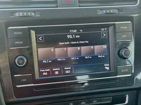 Used 2019 Volkswagen Golf S FWD image 14