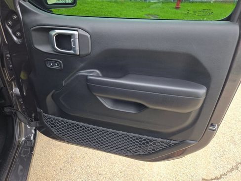 Used 2020 Jeep Wrangler Sport AWD/4WD image 5