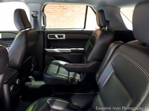 Used 2022 Ford Explorer XLT w/ Equipment Group 202A image 17