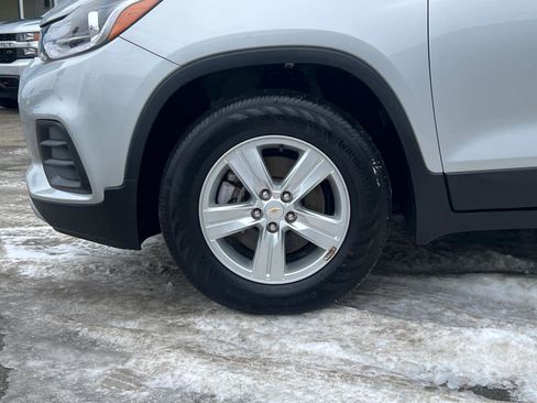 Certified 2022 Chevrolet Trax LT w/ LT Convenience Package image 11