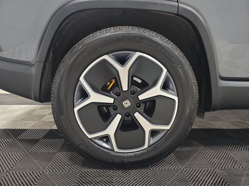 Used 2023 Rivian R1S Adventure AWD/4WD image 12