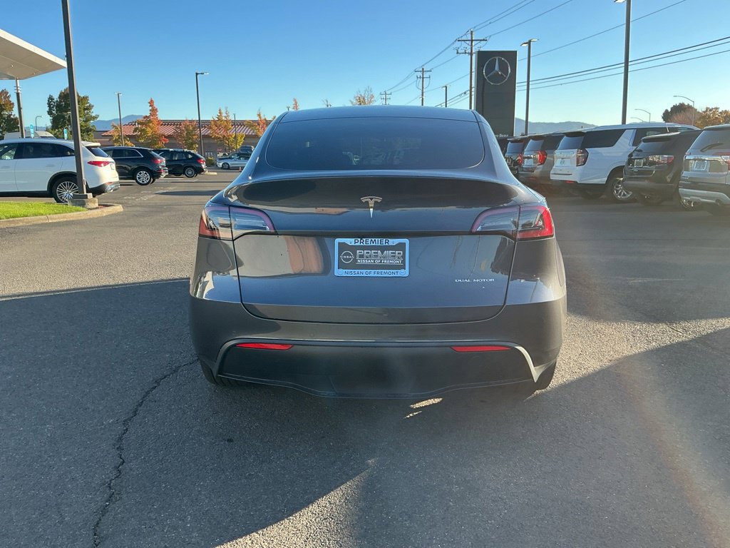 Used 2022 Tesla Model Y Long Range AWD/4WD image 5