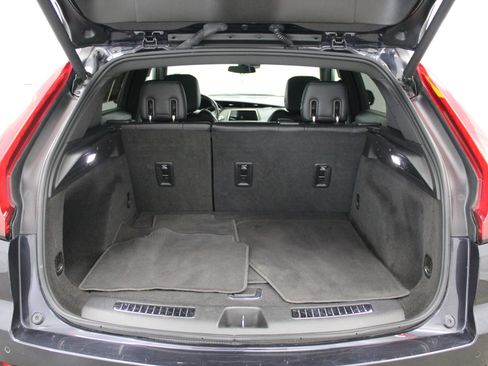 Used 2023 Cadillac XT4 Premium Luxury AWD/4WD image 22