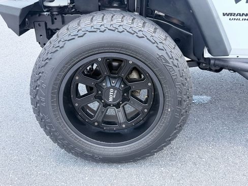 Used 2017 Jeep Wrangler Unlimited Sport AWD/4WD image 34
