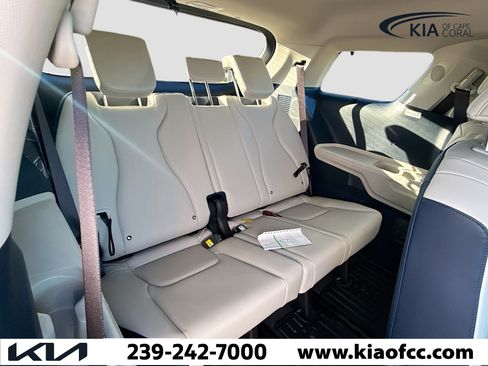 New 2026 Kia Carnival EX FWD image 20