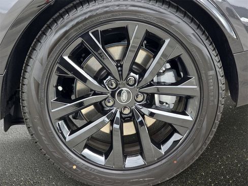 New 2026 Land Rover Discovery Limited Edition image 36