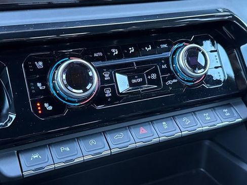 Used 2025 GMC Sierra 1500 AT4X image 28