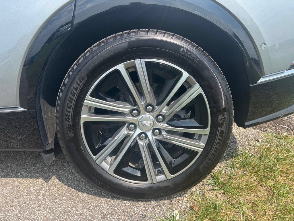 Certified 2024 Cadillac Lyriq Luxury AWD/4WD image 18