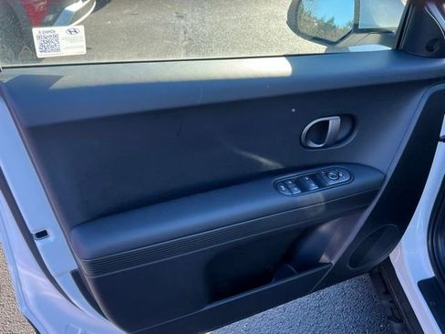 New 2025 Hyundai Ioniq 5 SE image 8