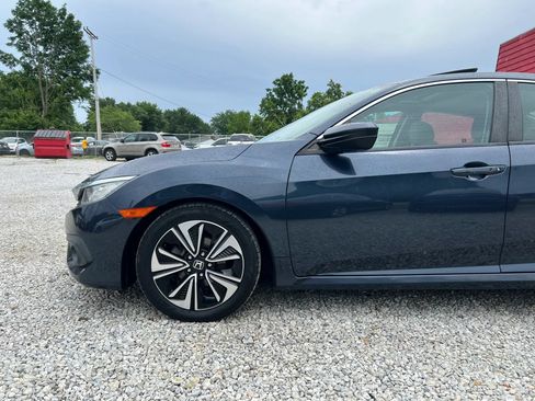 Used 2017 Honda Civic EX-T image 4