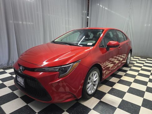 Used 2021 Toyota Corolla LE w/ LE Premium Package FWD image 1