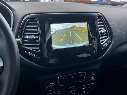 Used 2019 Jeep Compass Altitude image 32