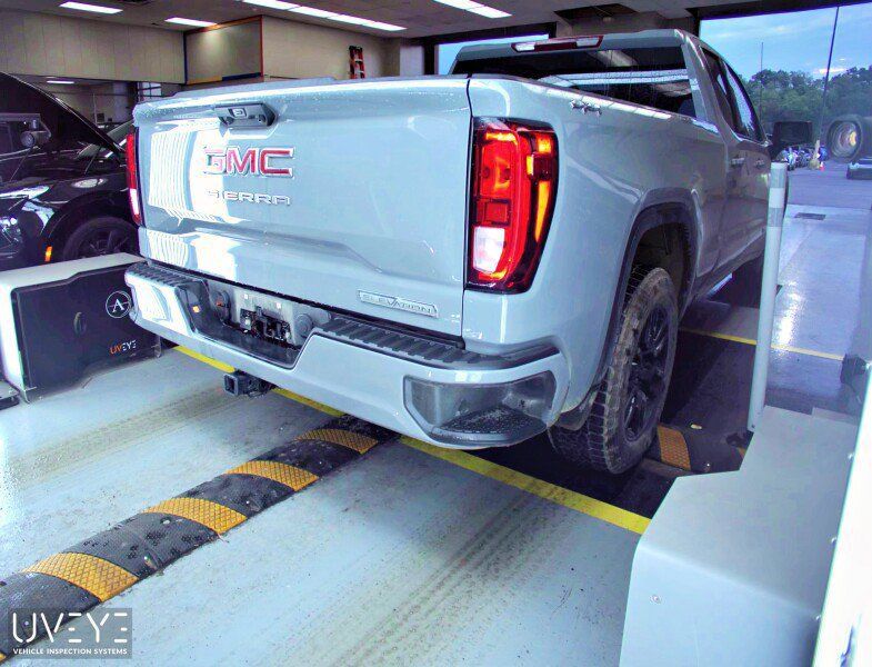 Used 2024 GMC Sierra 1500 Elevation AWD/4WD image 3