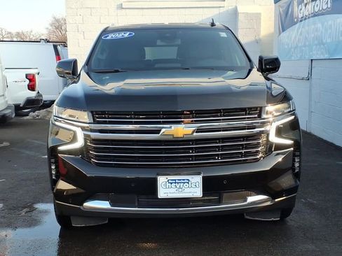 Used 2024 Chevrolet Suburban LT image 2