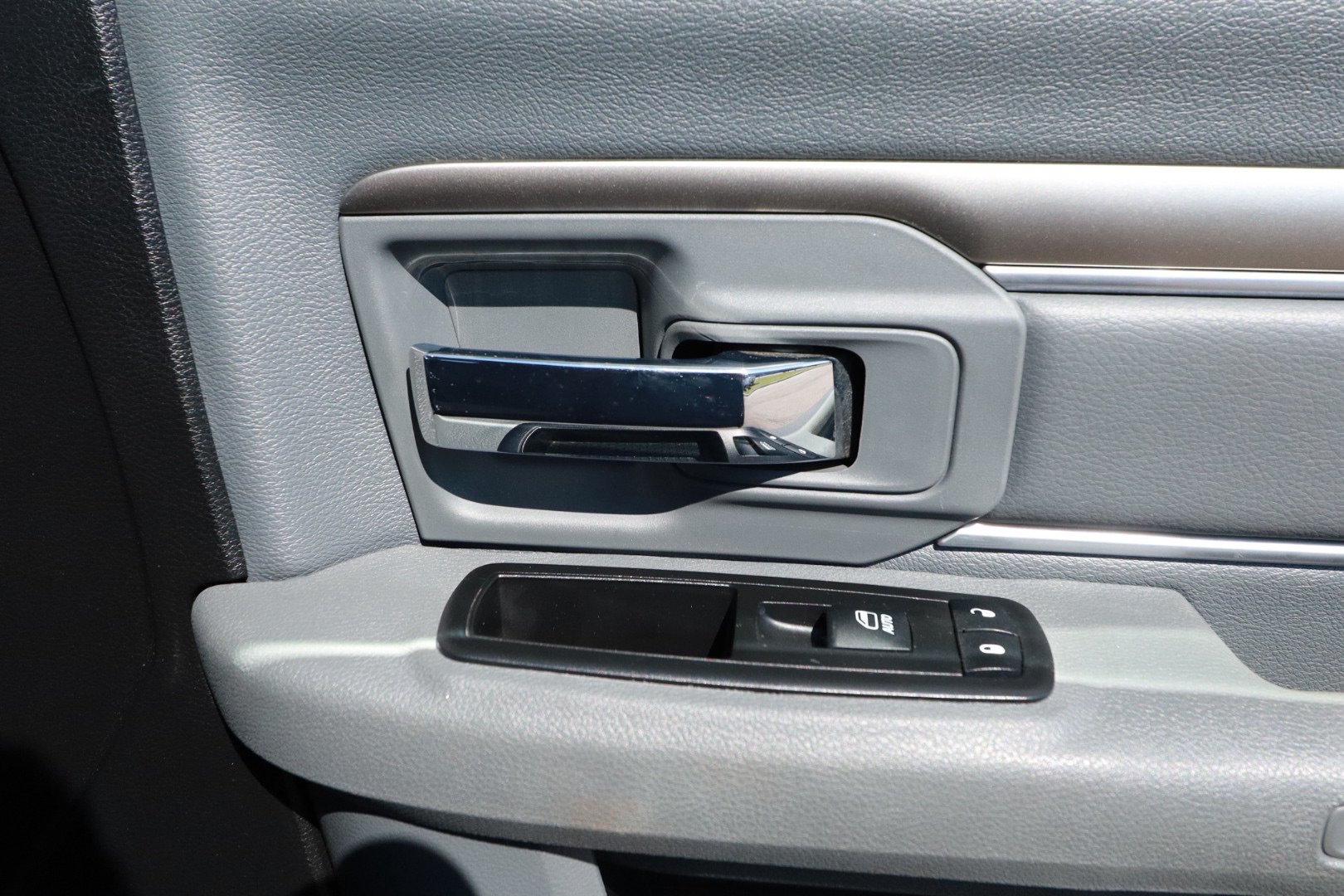 Used 2015 RAM 1500 Lone Star RWD image 29