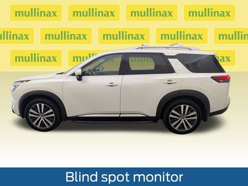 Used 2022 Nissan Pathfinder Platinum w/ Cargo Package image 12