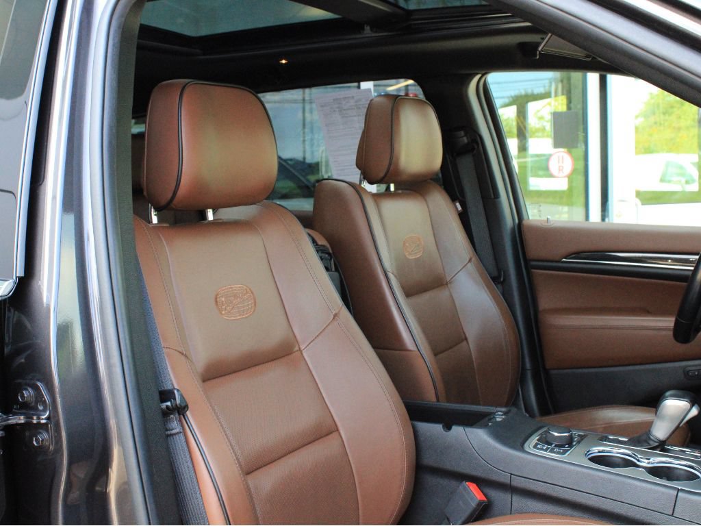 Used 2021 Jeep Grand Cherokee Overland AWD/4WD image 25