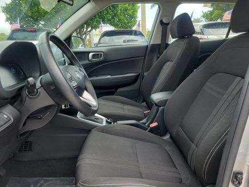 Certified 2023 Hyundai Venue SEL FWD image 12