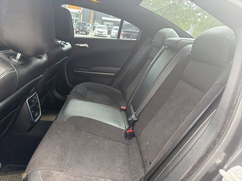 Used 2022 Dodge Charger R/T w/ Plus Group RWD image 8
