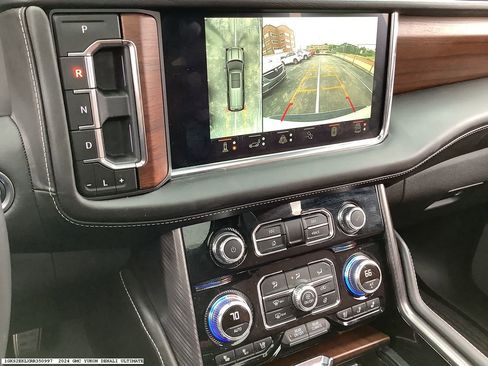 Used 2024 GMC Yukon Denali Ultimate AWD/4WD image 10