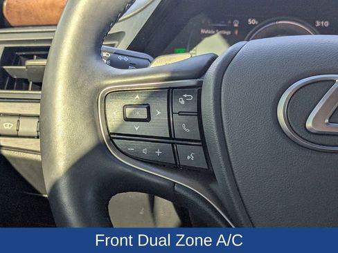 Used 2022 Lexus ES 300h w/ Premium Package image 26