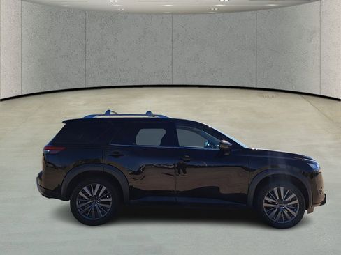 Used 2023 Nissan Pathfinder SL w/ SL Premium Package image 4