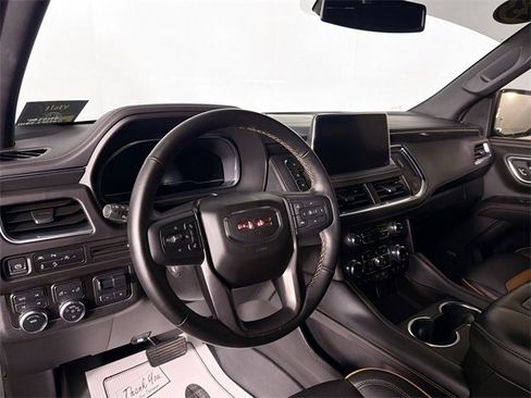 Used 2023 GMC Yukon XL AT4 image 9