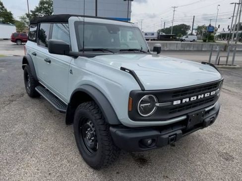 Used 2023 Ford Bronco Black Diamond AWD/4WD image 4