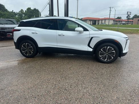 New 2025 Chevrolet Blazer EV LT image 4