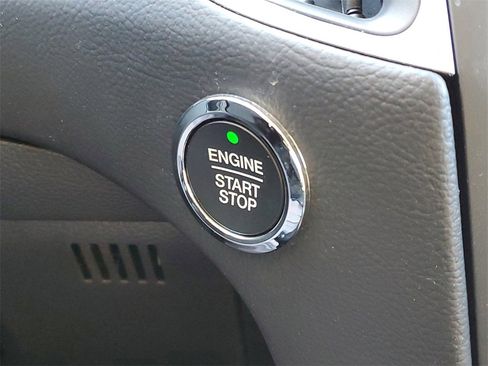 New 2024 Ford Edge SE w/ Black Appearance Package image 17