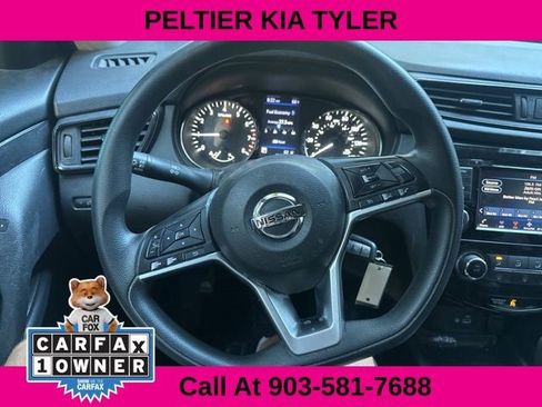 Used 2019 Nissan Rogue S image 18