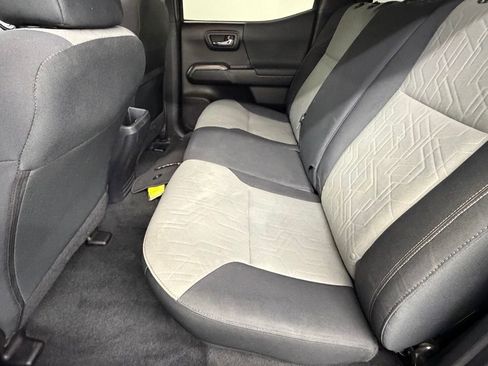 Used 2022 Toyota Tacoma TRD Off-Road w/ Technology Package RWD image 39
