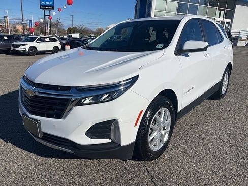 Used 2023 Chevrolet Equinox LT image 3