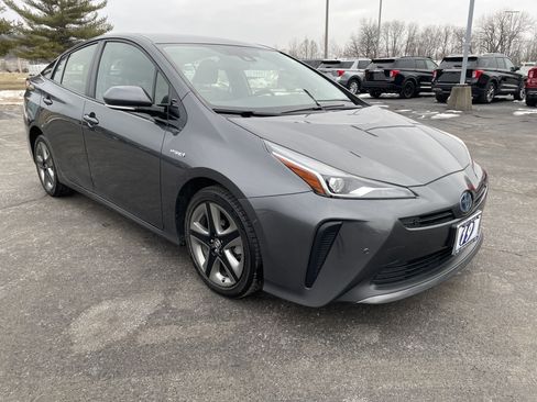 Used 2019 Toyota Prius XLE image 8