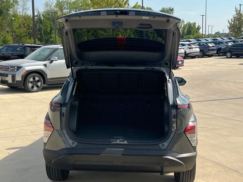 Used 2025 Hyundai Kona SEL FWD image 21