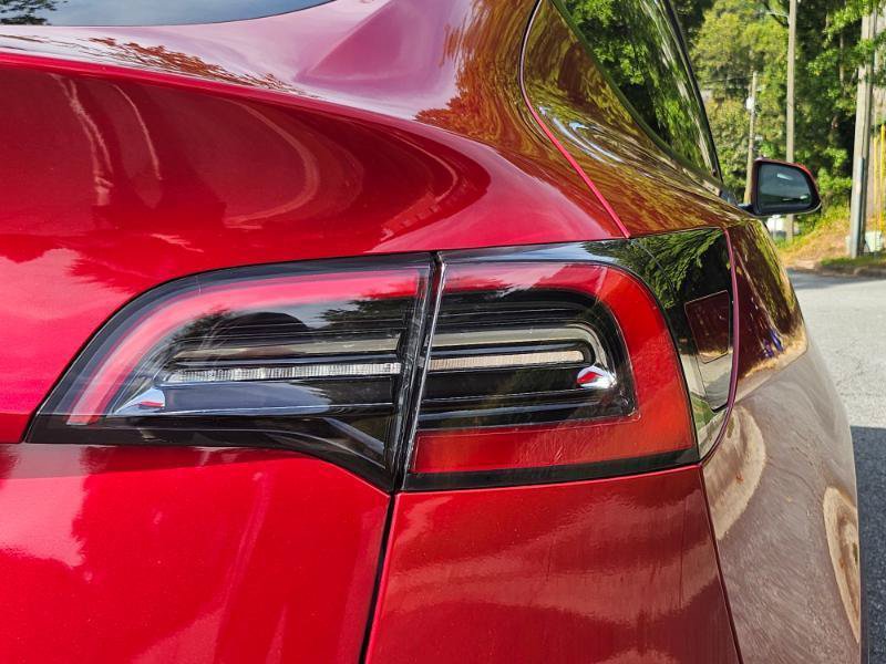 Used 2025 Tesla Model Y Long Range RWD image 30