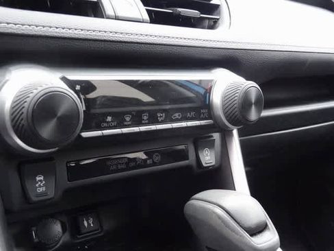 Used 2019 Toyota RAV4 LE image 14