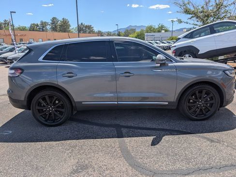 Used 2022 Lincoln Nautilus Reserve AWD/4WD image 6