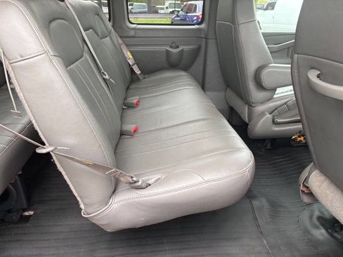 Used 2017 Chevrolet Express 3500 LS RWD image 17