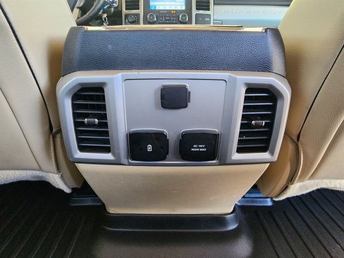 Used 2018 Ford F250 Lariat w/ Lariat Value Package AWD/4WD image 91