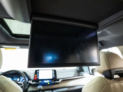 Used 2022 Toyota Sienna Limited image 39