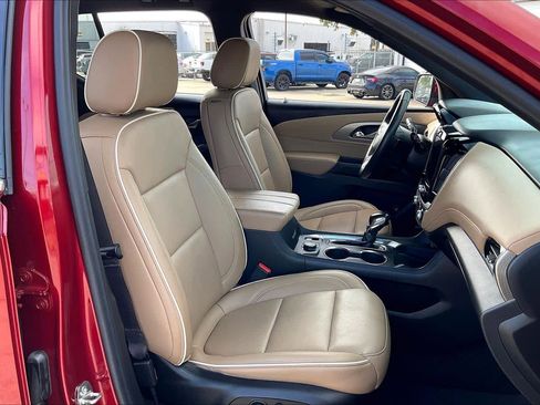 Used 2022 Chevrolet Traverse Premier image 8