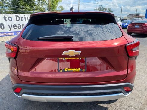 Used 2024 Chevrolet Trax LS FWD image 3