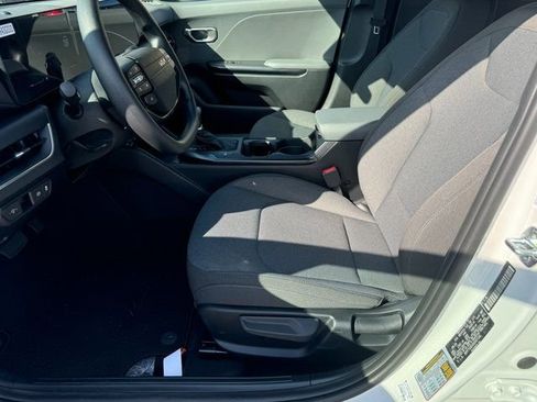 New 2025 Kia K4 FWD image 15